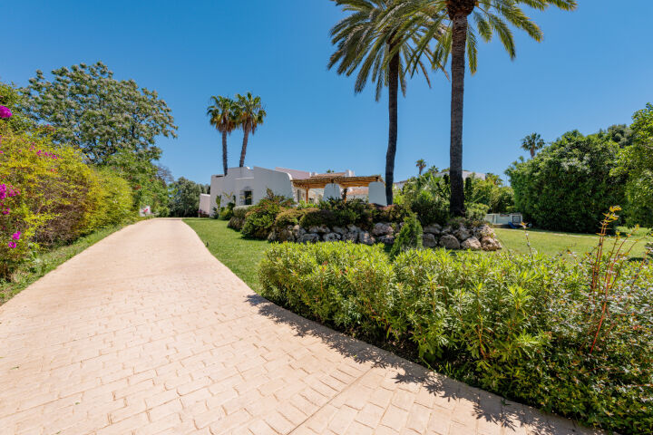Villa Jori - Classic Andalusian Villa in Guadalmina Baja