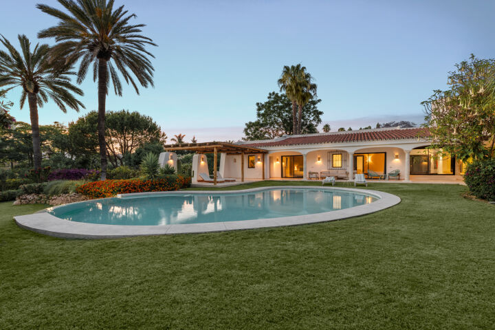 Villa Jori - Classic Andalusian Villa in Guadalmina Baja
