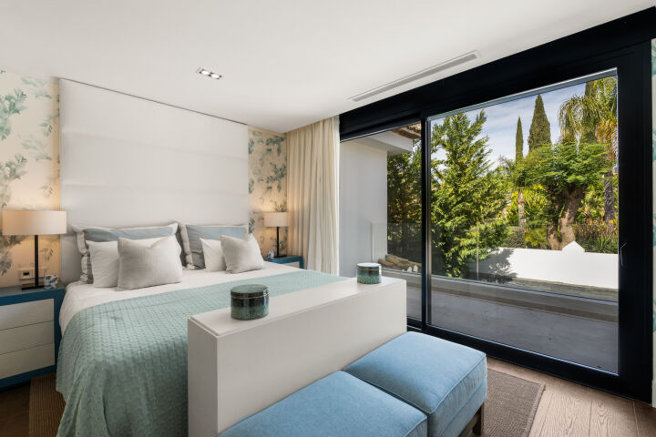 Villa Elba - Renovated Frontline Golf Villa in Los Naranjos, Nueva Andalucía