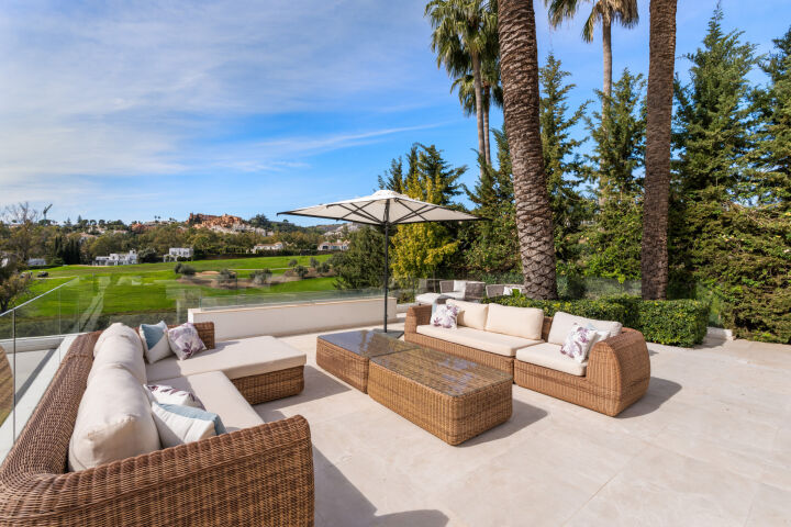 Villa Elba - Renovated Frontline Golf Villa in Los Naranjos, Nueva Andalucía