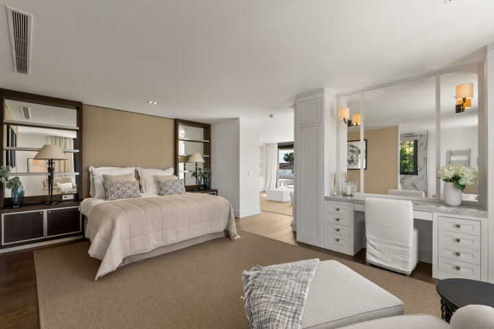 Villa Elba - Renovated Frontline Golf Villa in Los Naranjos, Nueva Andalucía