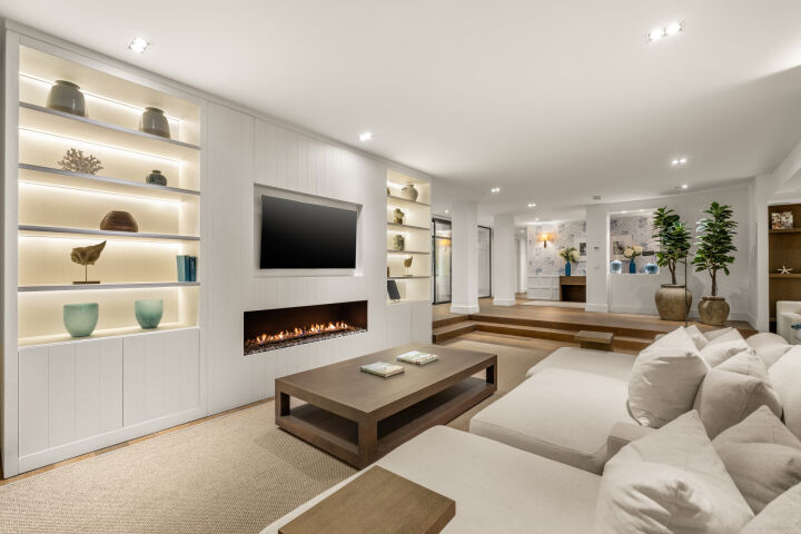 Villa Elba - Renovated Frontline Golf Villa in Los Naranjos, Nueva Andalucía