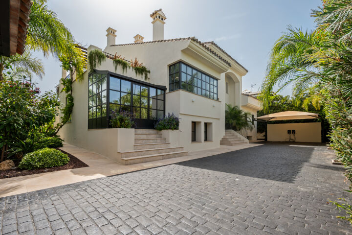 Linda Vista 240 - Charming Villa with Contemporary Flair