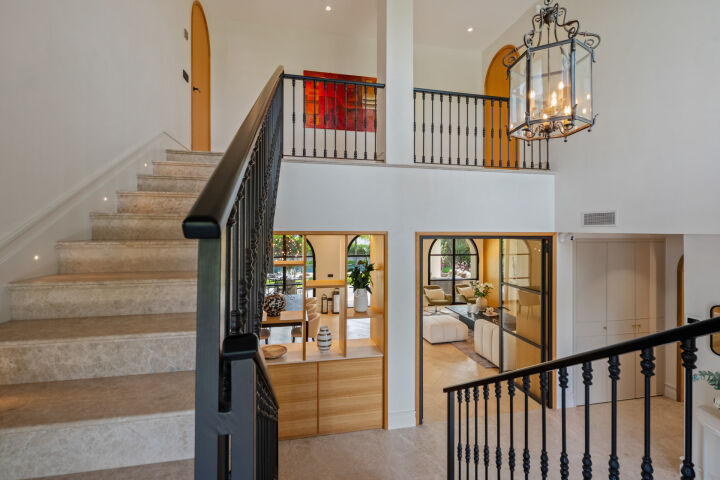 Linda Vista 240 - Charming Villa with Contemporary Flair