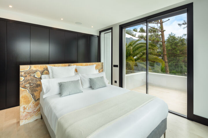 Villa Cypress - Impressive Property with Panoramic Views