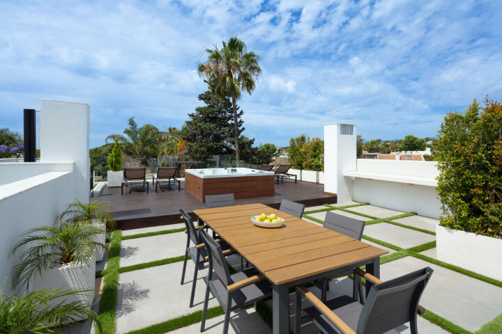 Villa Cypress - Impressive Property with Panoramic Views