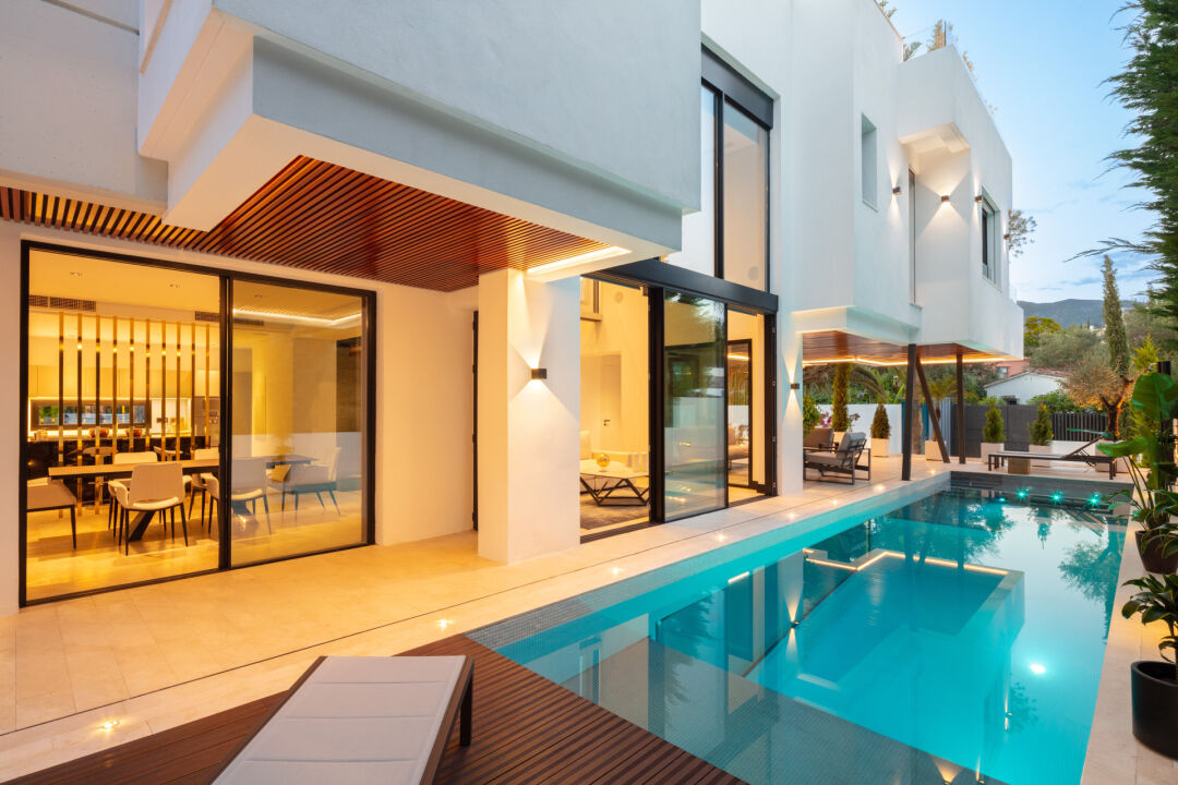 Villa Cypress - Impressive Property with Panoramic Views