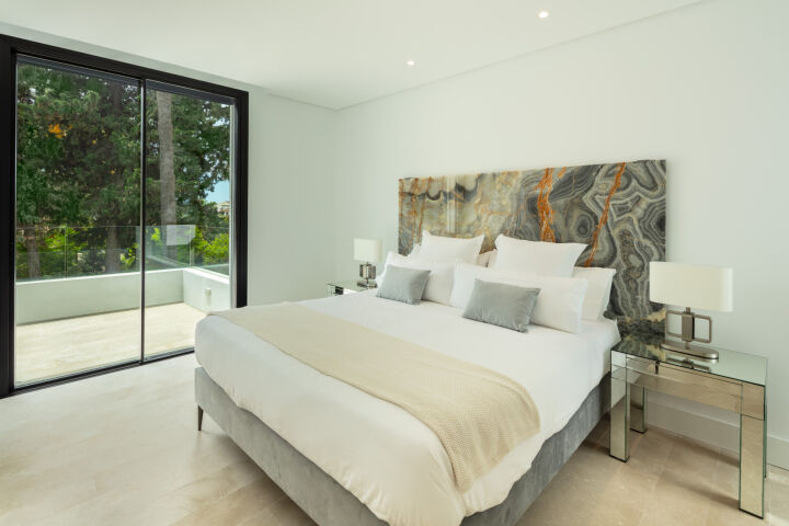 Villa Cypress - Impressive Property with Panoramic Views