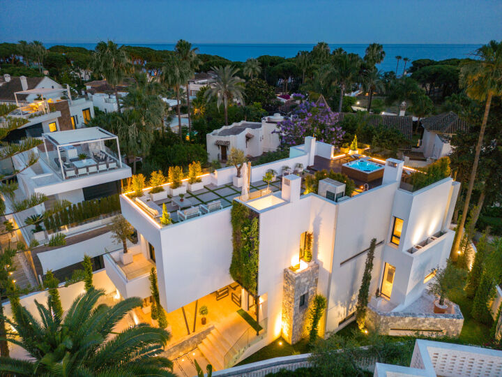 Villa Cypress - Impressive Property with Panoramic Views