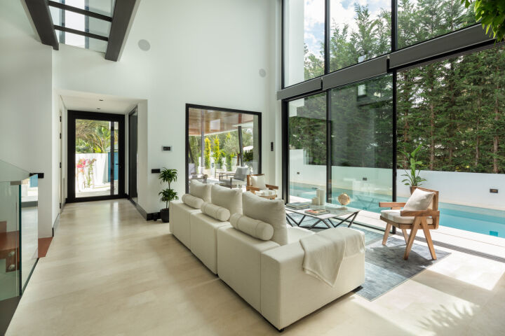 Villa Cypress - Impressive Property with Panoramic Views