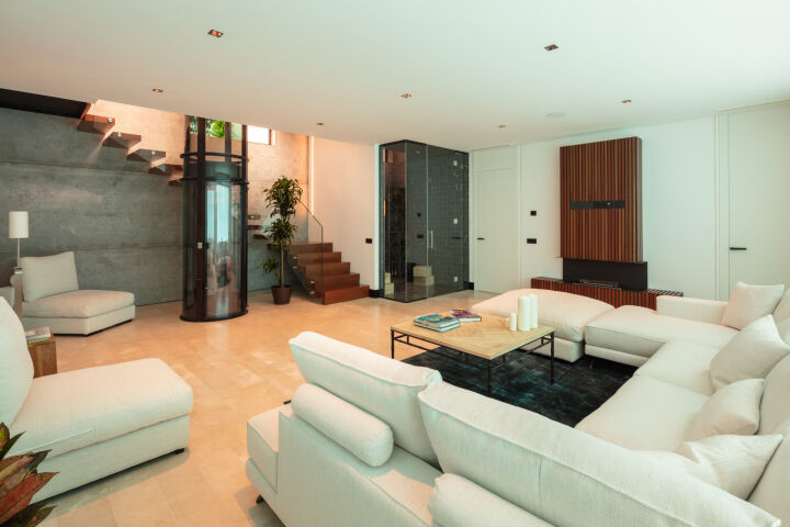 Villa Cypress - Impressive Property with Panoramic Views