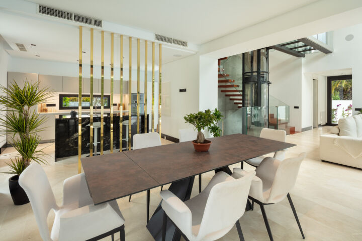 Villa Cypress - Impressive Property with Panoramic Views