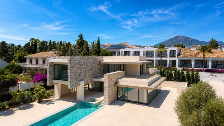 Pavilions 1 - New-Build Villa Steps from the Beach