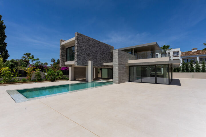 Pavilions 1 - New-Build Villa Steps from the Beach