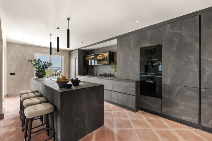 Villa Auli - Stunning Renovated Villa with Sweeping Sea Views