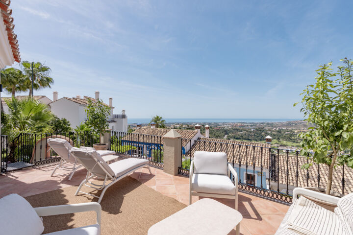 Villa Auli - Stunning Renovated Villa with Sweeping Sea Views