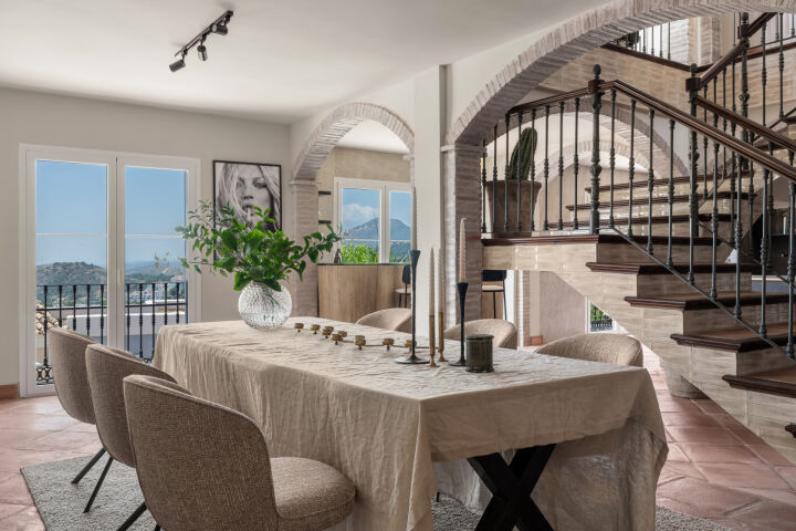 Villa Auli - Stunning Renovated Villa with Sweeping Sea Views