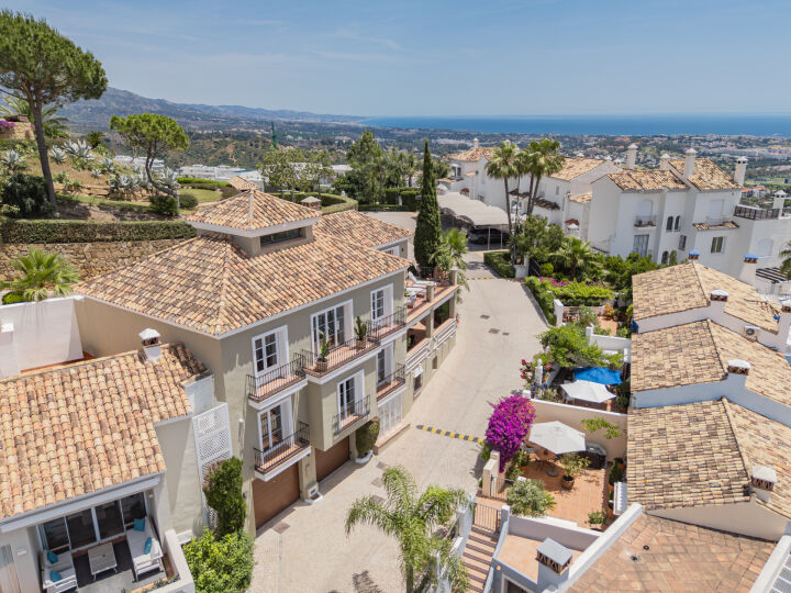 Villa Auli - Stunning Renovated Villa with Sweeping Sea Views