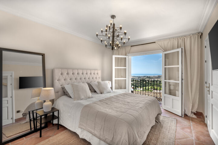 Villa Auli - Stunning Renovated Villa with Sweeping Sea Views