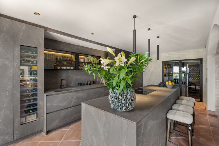 Villa Auli - Stunning Renovated Villa with Sweeping Sea Views
