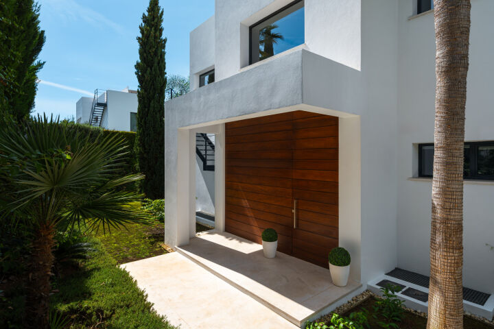 Los Olivos 14 - Luxurious Home in a Gated Community in Nueva Andalucia