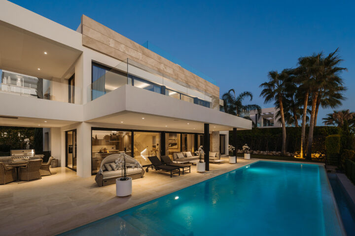 Los Olivos 14 - Luxurious Home in a Gated Community in Nueva Andalucia