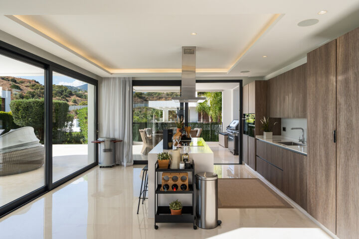 Los Olivos 14 - Luxurious Home in a Gated Community in Nueva Andalucia