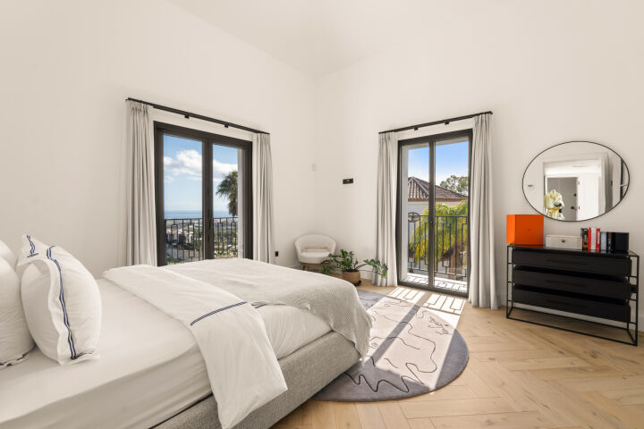 Villa Amra - An Impeccably Renovated Villa With Panoramic Sea and Mountain Views in Monte Halcones, Benahavis