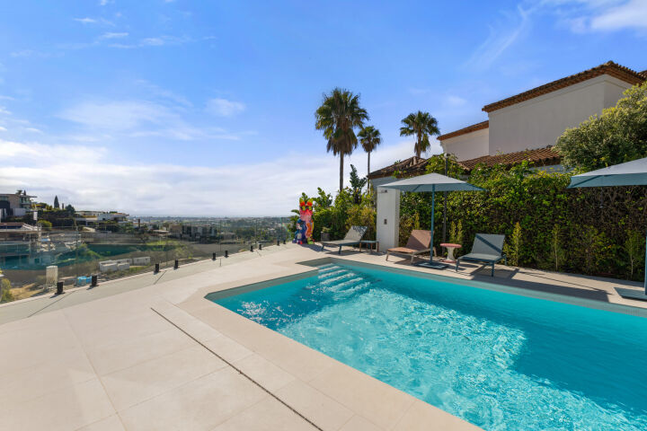 Villa Amra - An Impeccably Renovated Villa With Panoramic Sea and Mountain Views in Monte Halcones, Benahavis
