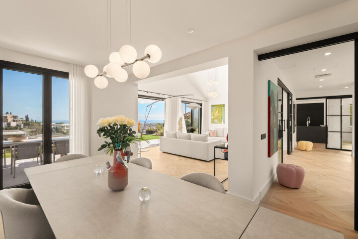 Villa Amra - An Impeccably Renovated Villa With Panoramic Sea and Mountain Views in Monte Halcones, Benahavis