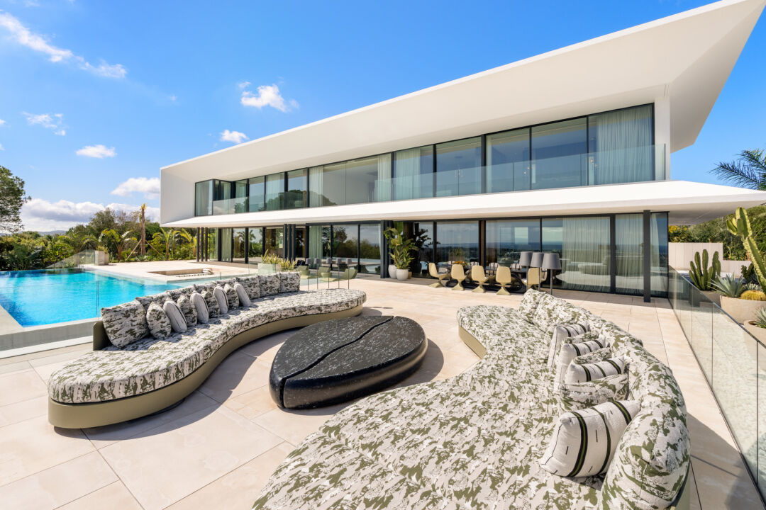 Villa Aldebaran - High-End Contemporary Villa with Panoramic Views in La Reserva, Sotogrande