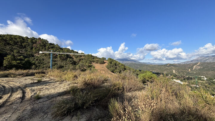 The Net - Plot in La Zagaleta - Southeast-Facing Plot with Approved Project in La Zagaleta