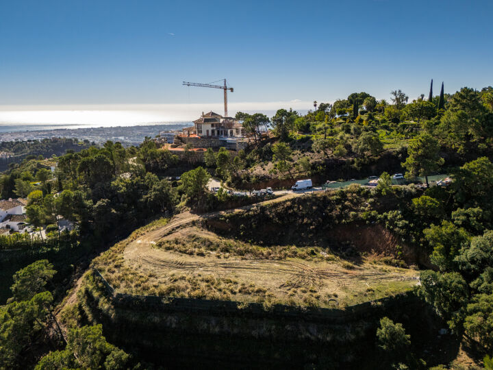 The Net - Plot in La Zagaleta - Southeast-Facing Plot with Approved Project in La Zagaleta