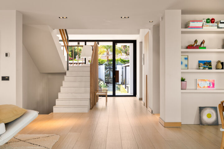 Villa Los Naranjos - Stylish Modern Home with Golf Views in Nueva Andalucía