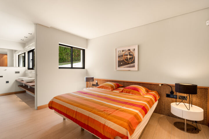 Villa Los Naranjos - Stylish Modern Home with Golf Views in Nueva Andalucía