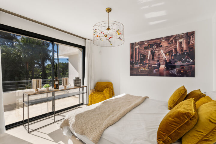 Isla Brisa - Elegant Golf Front Property in Las Brisas, Nueva Andalucía