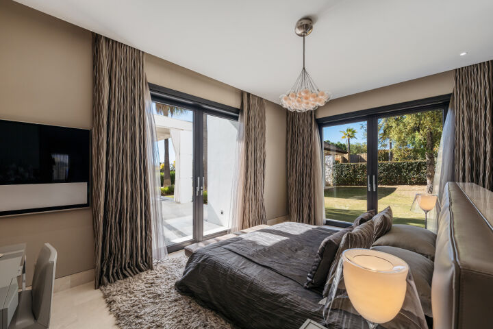 Casa Valentino - Exceptional Mansion with Stunning Views in La Zagaleta