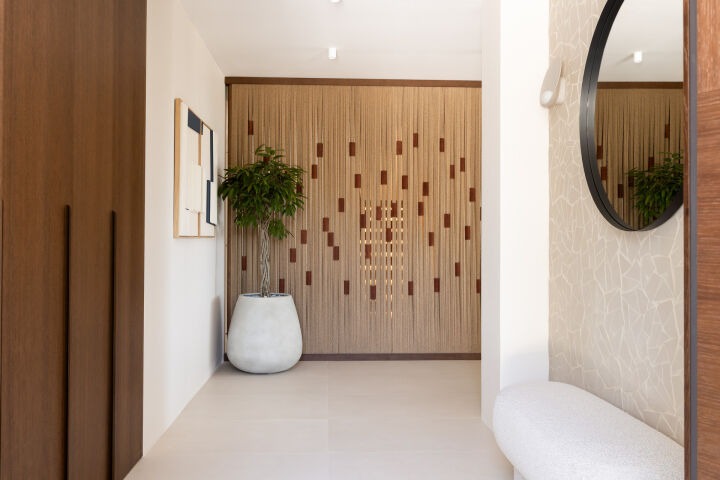 Villa Rita - Renovated 4-Bedroom Villa with Sea &amp; Gibraltar Views in El Paraíso Alto, Marbella