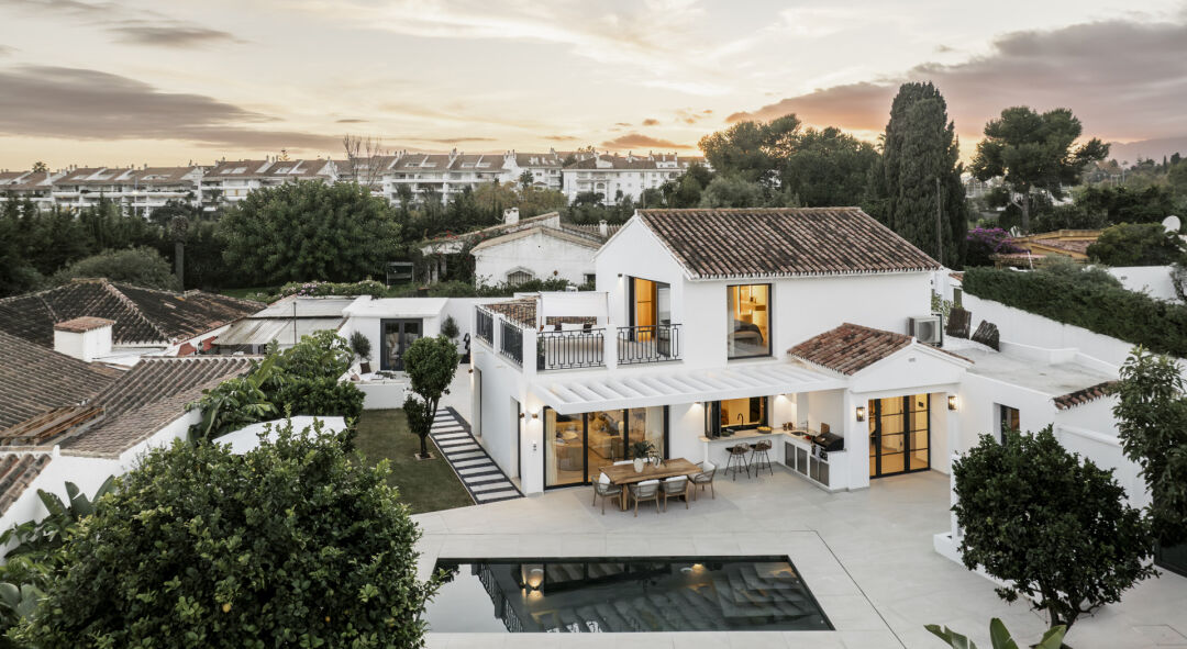 Villa Mimosa - Renovated 5-Bedroom Beachside Villa in Linda Vista Baja, San Pedro de Alcantara