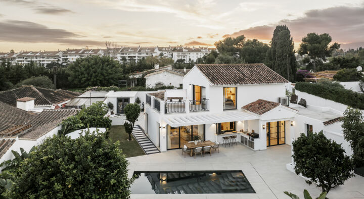 Villa Mimosa - Renovated 5-Bedroom Beachside Villa in Linda Vista Baja, San Pedro de Alcantara