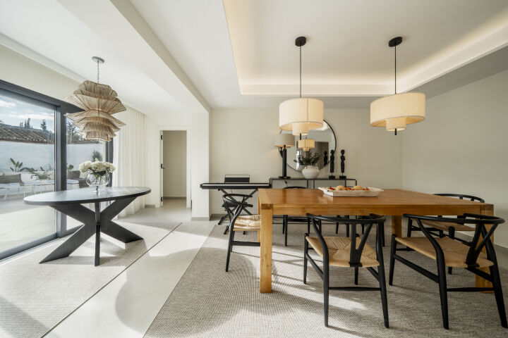 Villa Mimosa - Renovated 5-Bedroom Beachside Villa in Linda Vista Baja, San Pedro de Alcantara