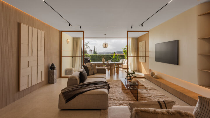 Casa Tulu - Unique Townhouse Near Aloha Golf, Nueva Andalucía