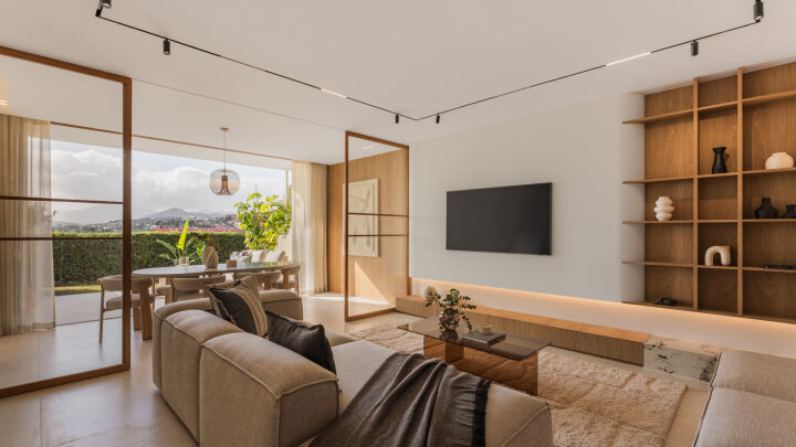 Casa Tulu - Unique Townhouse Near Aloha Golf, Nueva Andalucía
