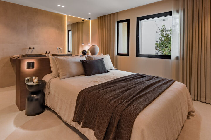 Casa Nyra - A Refined Retreat with Warm Contemporary Style in Aloha, Nueva Andalucia