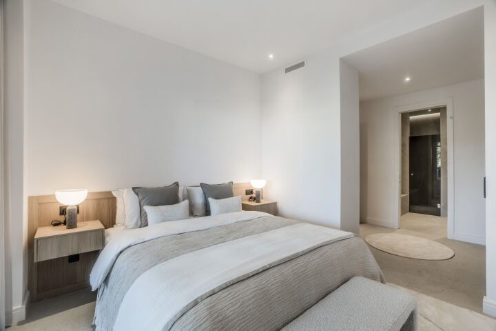 Altos Reales 1 - Newly renovated property in Altos Reales, Marbella Golden Mile