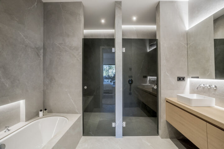 Altos Reales 1 - Newly renovated property in Altos Reales, Marbella Golden Mile