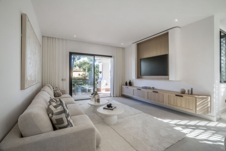 Altos Reales 1 - Newly renovated property in Altos Reales, Marbella Golden Mile