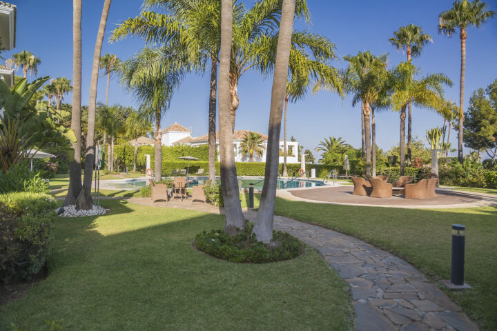 Altos Reales 1 - Newly renovated property in Altos Reales, Marbella Golden Mile