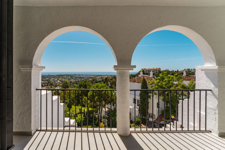 Penthouse Solei - Exquisite Luxury Duplex in Las Colinas de Marbella, Benahavis