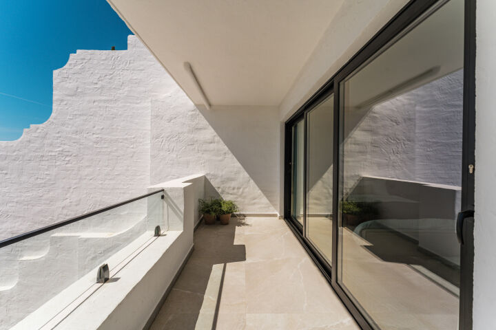 Penthouse Solei - Exquisite Luxury Duplex in Las Colinas de Marbella, Benahavis